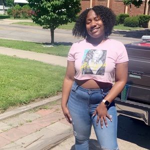 Meet your Posher, Juanese